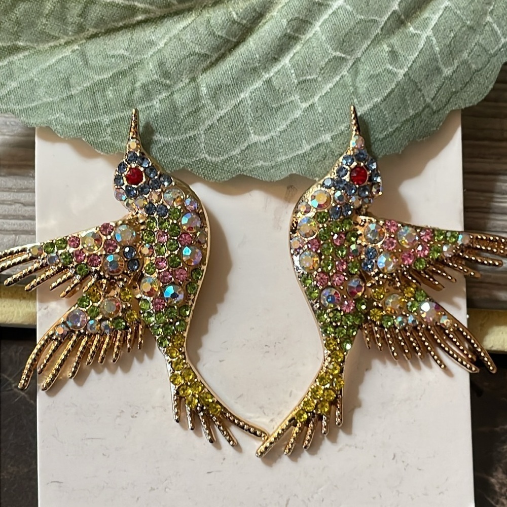 Elegant Bird Crystal Stud Earrings - Picture 10 of 11